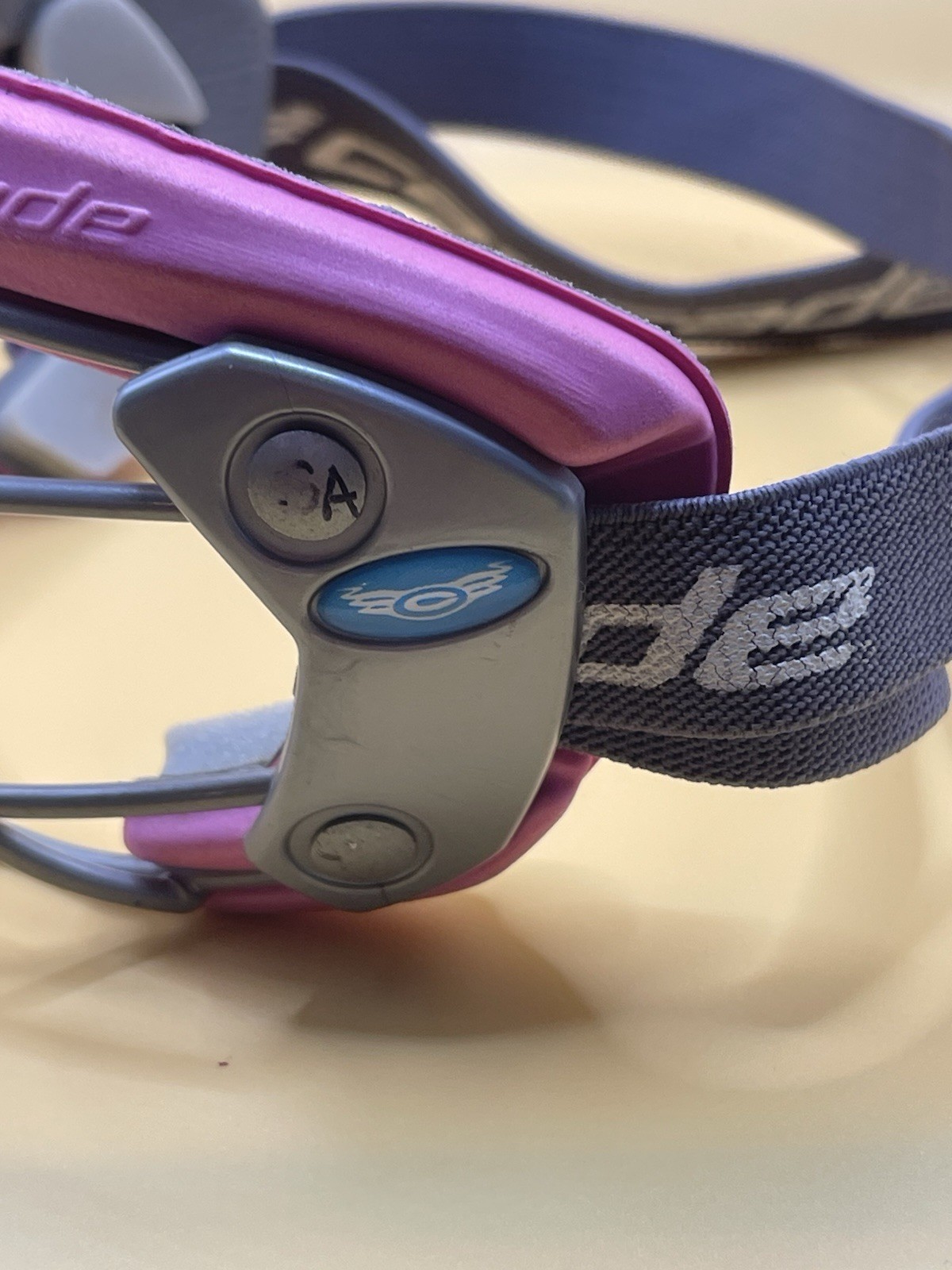 CASCADE IRIS SPORT MINI-MI FIELD HOCKEY OR LACROSSE PROTECTIVE PINK GOGGLES 