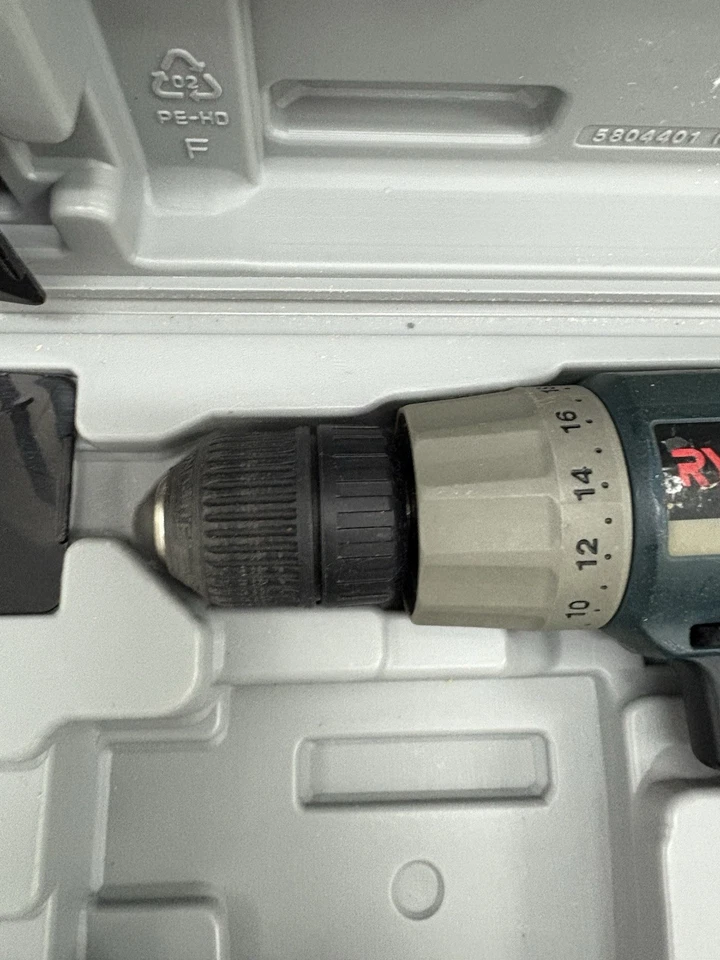 Taladro Eléctrico Inalámbrico Ryobi Modelo CTH1202K con Cargador y Estuche y Batería Foto 3 de 4