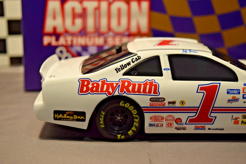 Banco de acción Jeff Gordon Baby Ruth #1 Ford Thunderbird 1992 escala 1:24 Foto 4 de 4