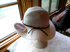 SCALA WIDE BRIM SOLID IVORY HANDCRAFTED POLYESTER KNIT BRAIDED LEATHER ACCENT OS