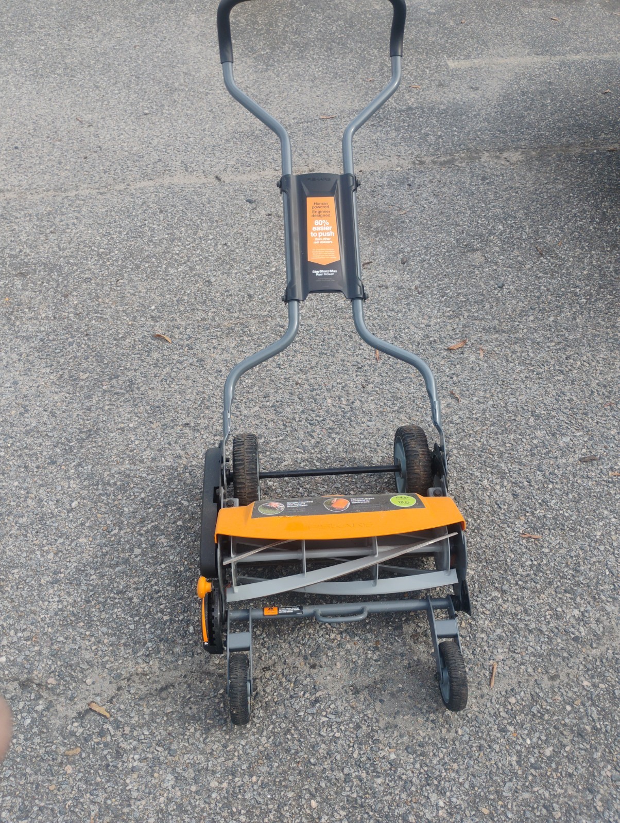 Fiskars StaySharp Max 18" Reel Mower Manual Push Lawn Mower StaySharp System