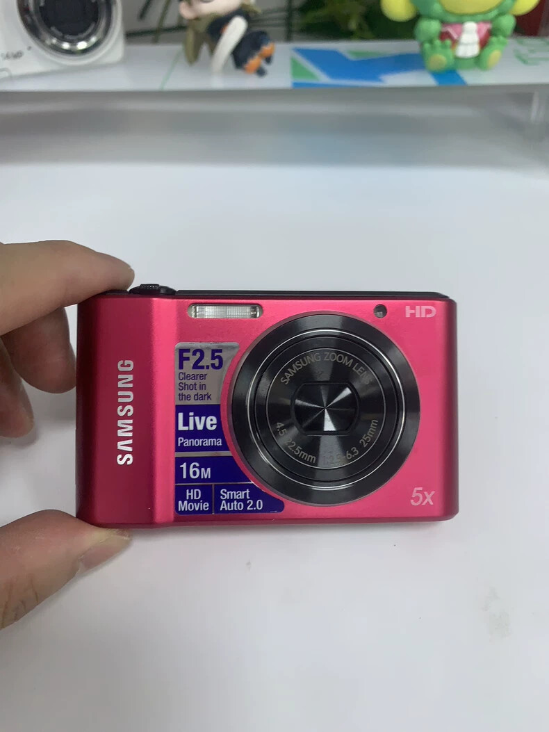 Samsung ST66 Digital camera compact 16.1 MP 720p 5x Optical Zoom