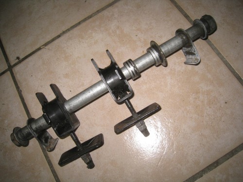 CBF 1000 SC58 Steck achse Hinten Kettenspanner Hinterrad Buchse axle rear wheel