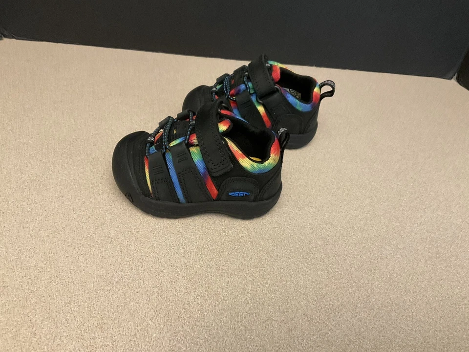 全新! 学步儿童 Keen Newport 黑色/领带染料皮革凉鞋。 4C 码 真棒!!! — 第 4/4 张图片