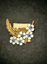 Vintage Emmons Gold Colored Brooch with Flower Eyes (ojos)