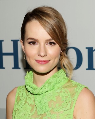 BRIDGIT MENDLER 8x10 PHOTO *