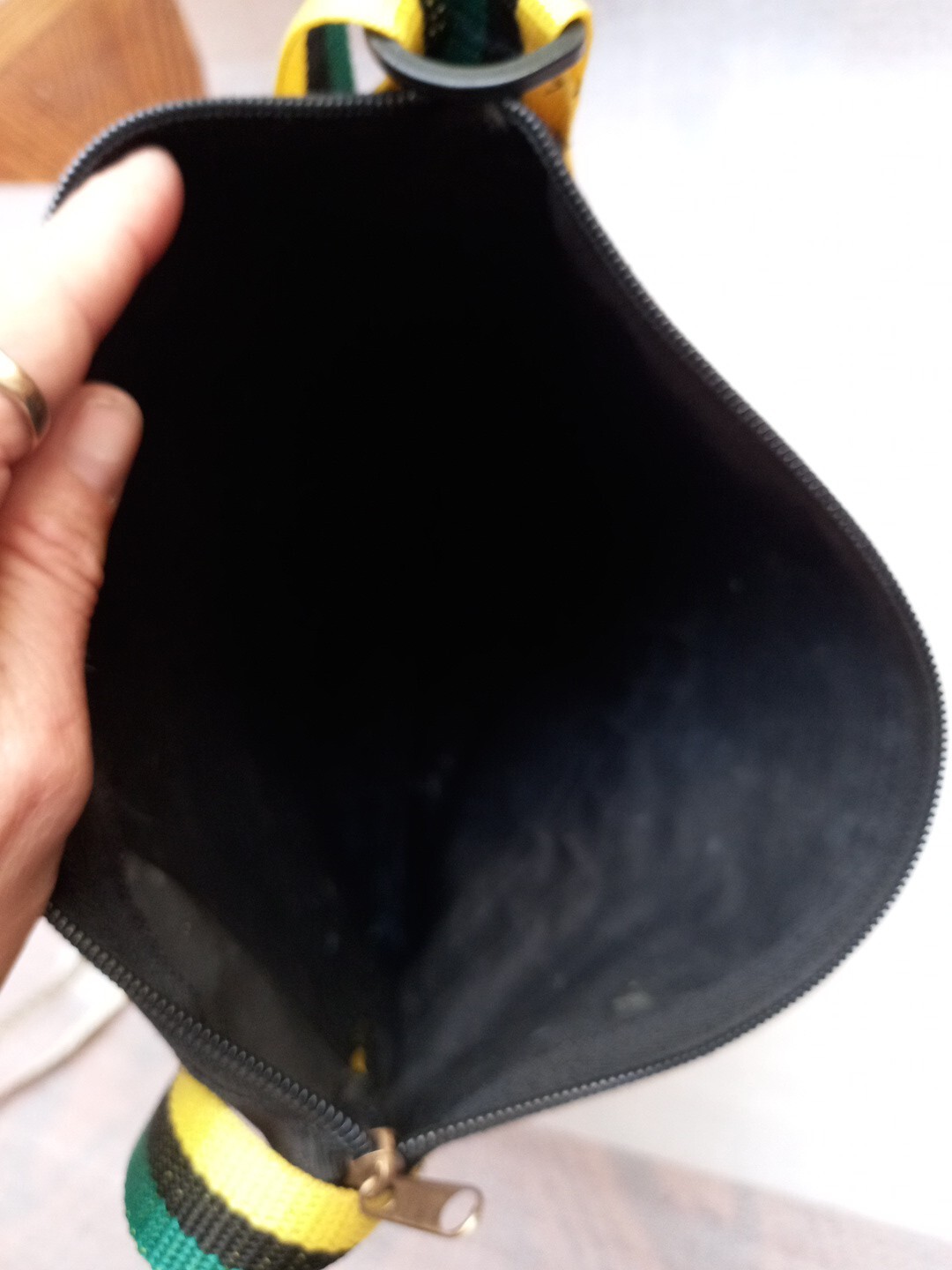 Jamaican Shoulder Messenger Bag - Jamaica Unisex GUC