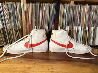 Blazer Mid '77 Vintage Sneaker Nike White/ Red Swoosh (Size US 8) Used