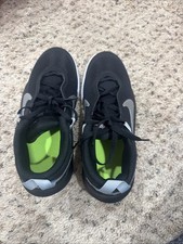 Nike team hustle D 10 GS kids size 6Y