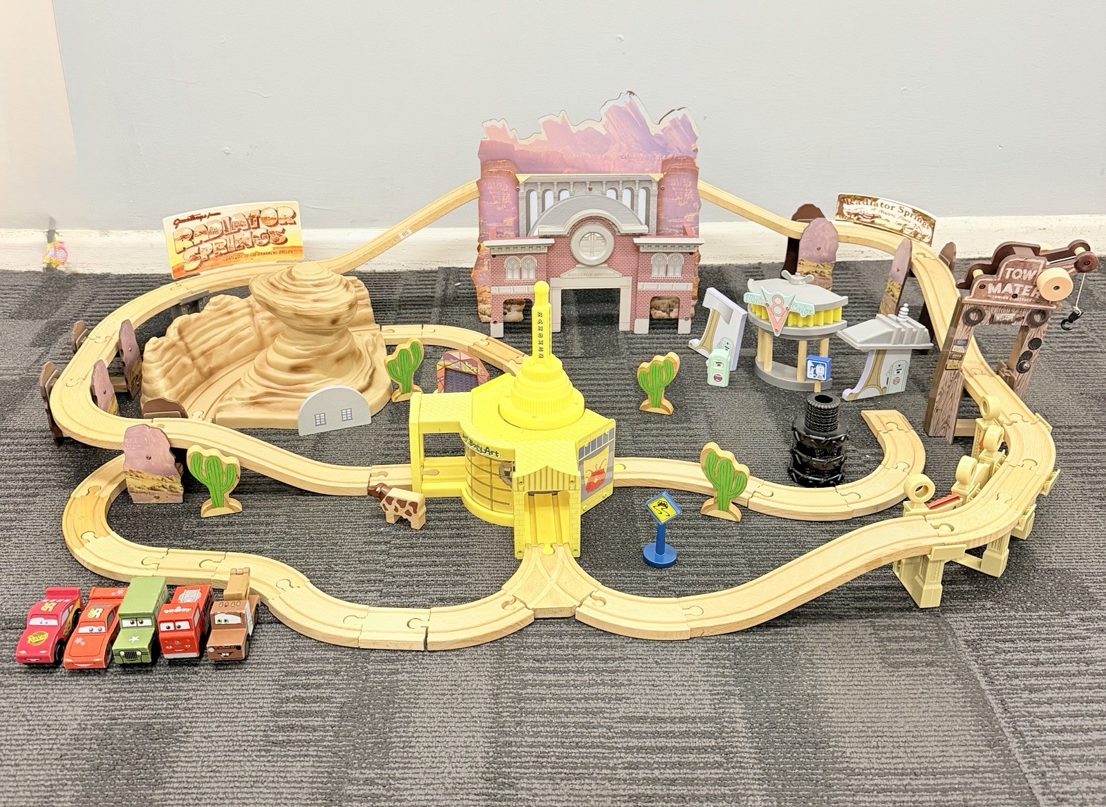 KidKraft Disney Cars Radiator Springs Wooden Race Track Set Playset McQueen
