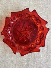Vintage L.E Smith Amberina Red Moon and Stars Ashtray Heavy 5.5" Diameter