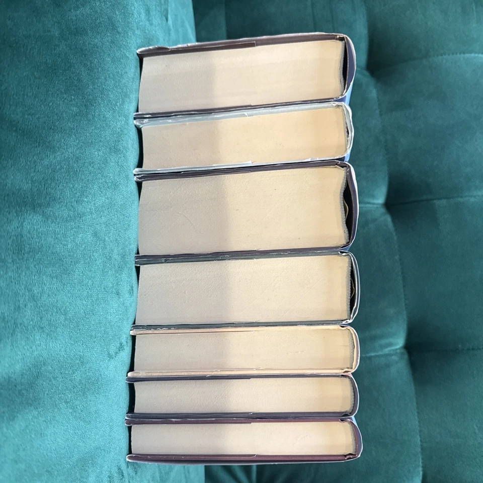 Harry Potter 15th Anniversary Italian Edition - Hardcover Set -  Hogwarts Spine - Image 4 of 4