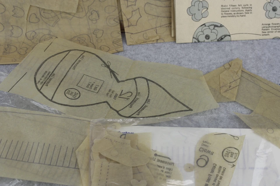 Vogue Patrones Santa Pack IV 1542 Adornos de Navidad Medias Corona Parte Corte Foto 4 de 4