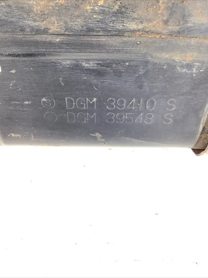 Suzuki GS1100G S20707 1982. Carcasa de filtro de caja de aire con botas y abrazaderas cubiertas laterales Foto 4 de 4