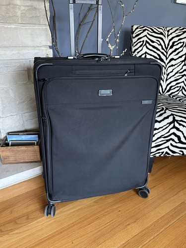 briggs and riley luggage Extra Large 31” X 22”