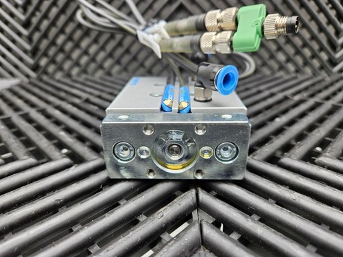 Festo DFM-12-25-P-A-GF Pneumatic Cylinder 25mm Stroke Double Acting Double Rod - Picture 5 of 8