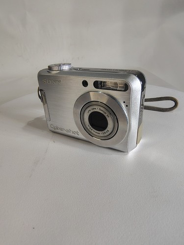 Sony Cyber-shot DSC-S700 7.2MP 3X Optical Zoom CCD Digital Camera - 100% Working - Picture 2 of 6