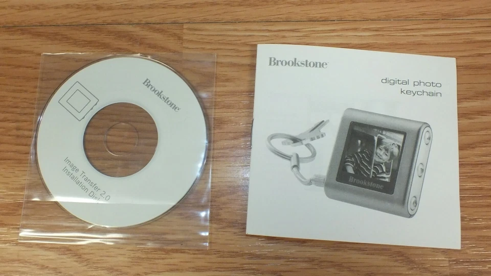 Brookstone PictureBook Mini 1.4" LCD Color Screen Digital Photo Keychain **NEW** - Image 3 of 4
