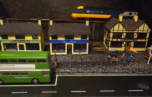 Z gauge village shop, restaurant, cafe or take-away **UNPAINTED** - Picture 21 of 22