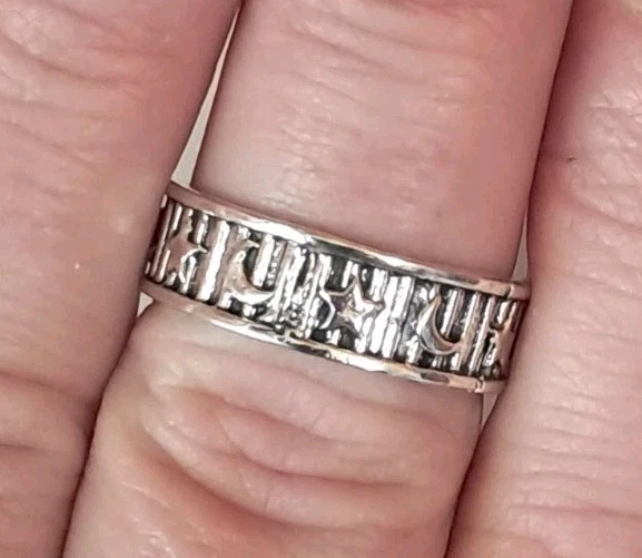 Anillo Banda Luna y Estrella Futuro Desteñido Asos en Plata Talla 8 Foto 3 de 3