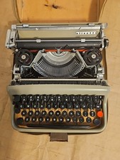 Vintage 1950 Olivetti Lettera 22 Typewriter w/ Case 