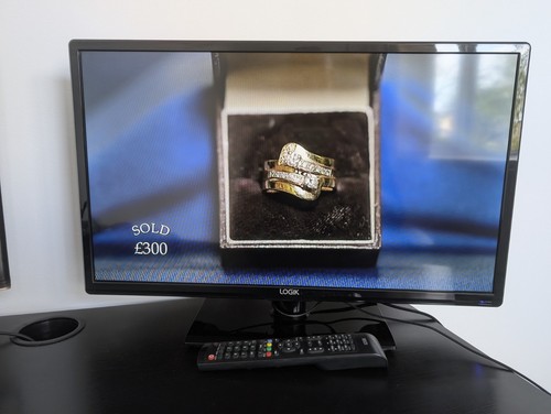 LOGIK L24HED18 24" LED TV with Built-in DVD Player - USB & Remote Control Black - Picture 4 of 9