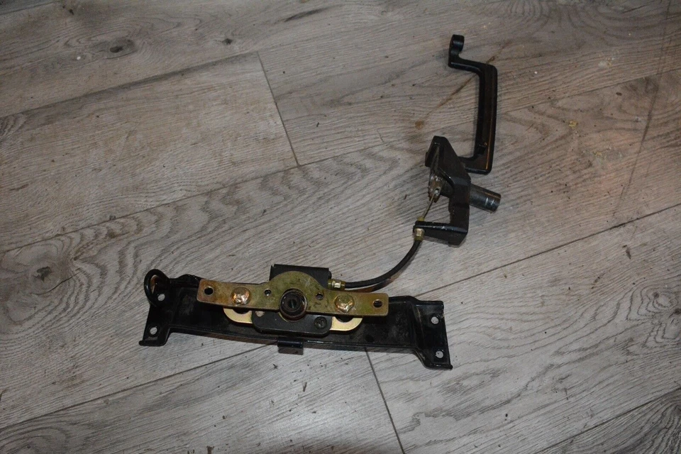 Kawasaki ZX11 NINJA 1993 2001 asiento trasero pestillo soporte bloqueo subchasis Foto 2 de 2