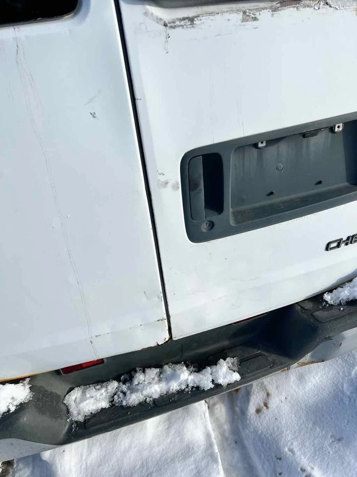 Used Front Right Door Assembly Front fits: 2001 Chevrolet Express 2500 van elect Foto 2 de 4