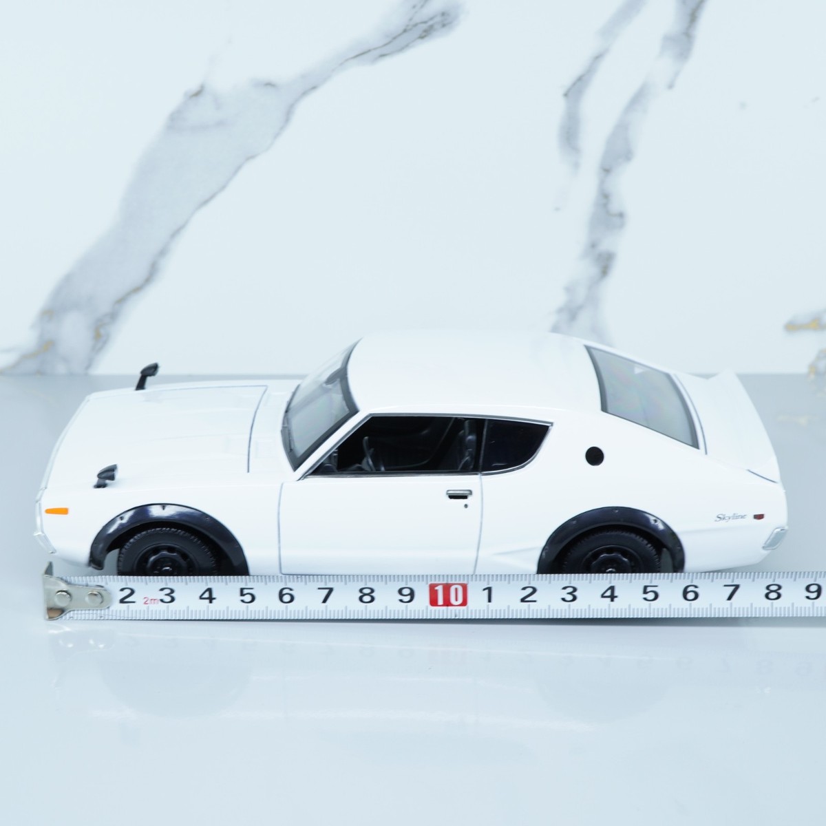 Nissan Skyline 2000 GTR 1973 by Maisto 1:24 Scale Model Car White