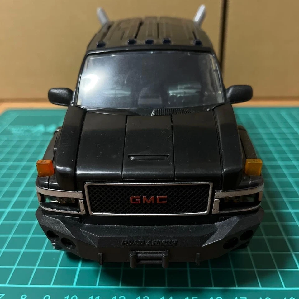 Transformers Dark Side Moon DA16 Ultimate Ironhide Action Figure Japan - Image 2 of 4