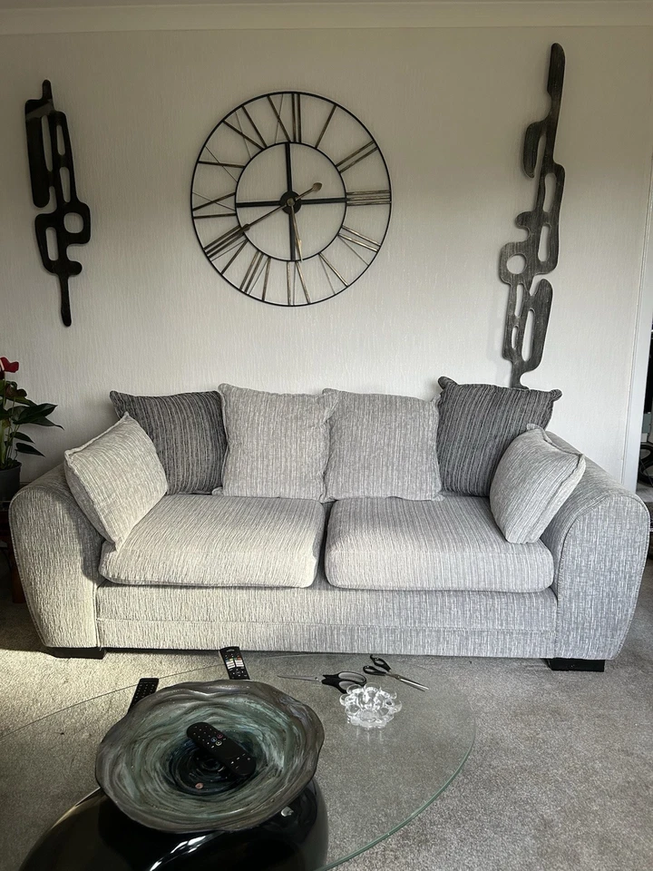 Sofa - Image 2 of 4