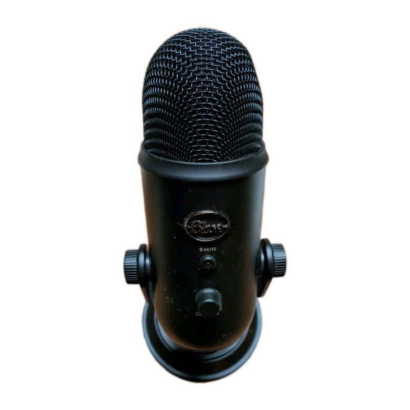 Blue Yeti USB Microphone Blackout Edition w/ Stand