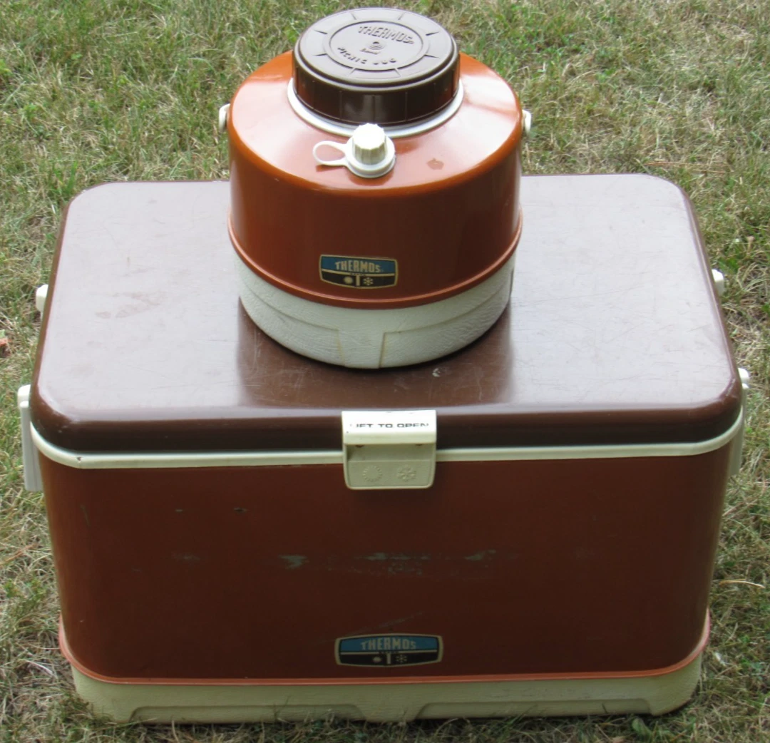 【1970s USA vintage】希少‼️THERMOS　クーラーボックス 25+ Thermos Plastic Camping Ice Boxes & Coolers for sale | Updated