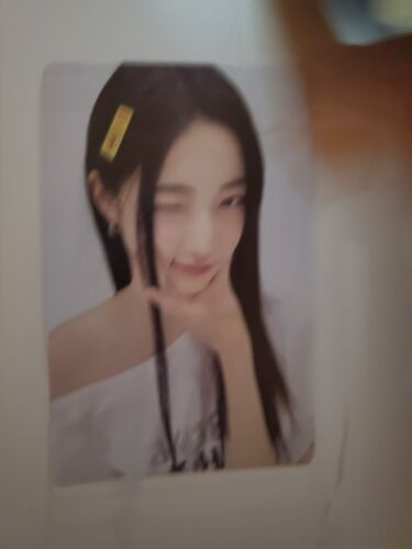 Le Sserafim - Hot Weverse B Ver Photocards (Chaewon, Yunjin, Kazuha and Eunchae) - Picture 5 of 6