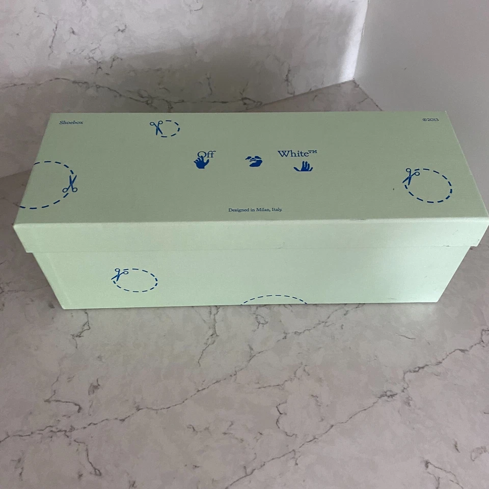 Caja de zapatos de almacenamiento vacía de cartón deslizante blanco roto Foto 4 de 4
