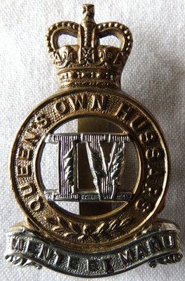 4. Das eigene Husarenregiment der Königin Vintage Kappe Abzeichen