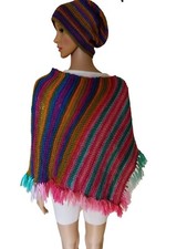 Poncho mit Mütze handgestrickt