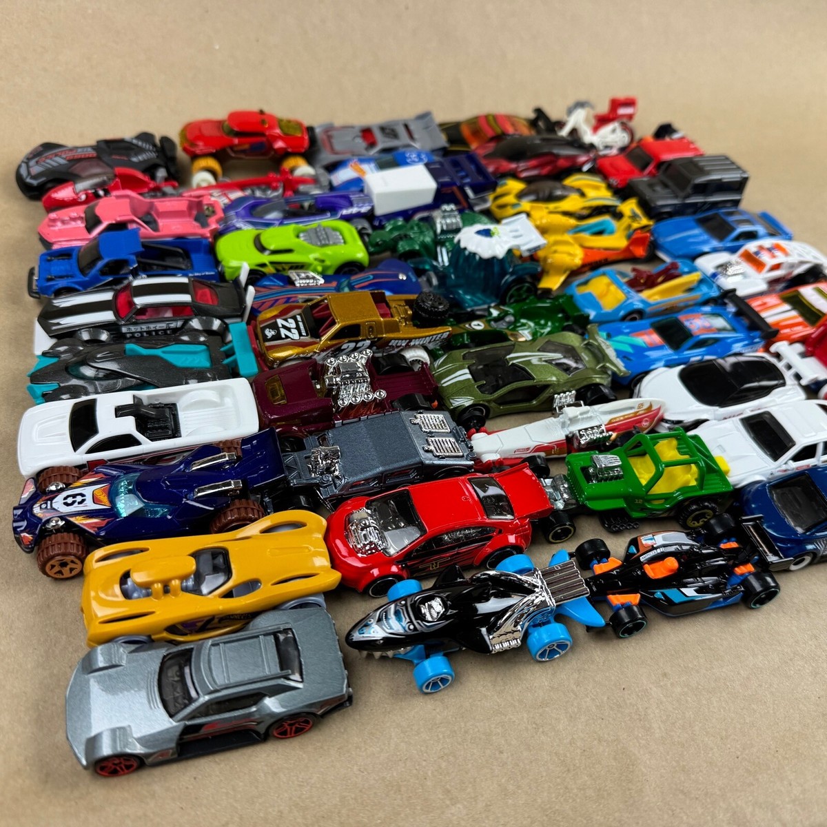 Hot Wheels 1:64 Diecast Cars Huge Lot of 50 Different Cars Loose