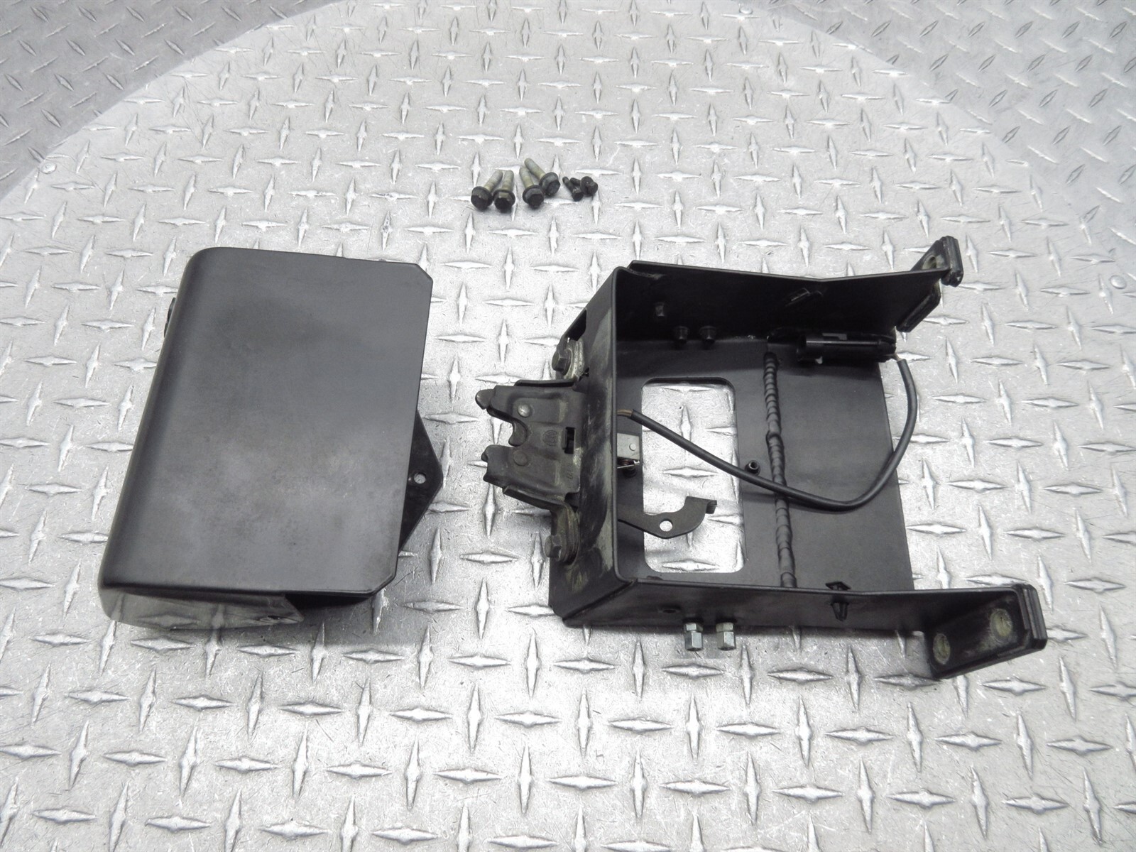 2008 Ferrari F430 Spider 65732400 Rear Engine Bay Hood Lid Cable Latch Lock