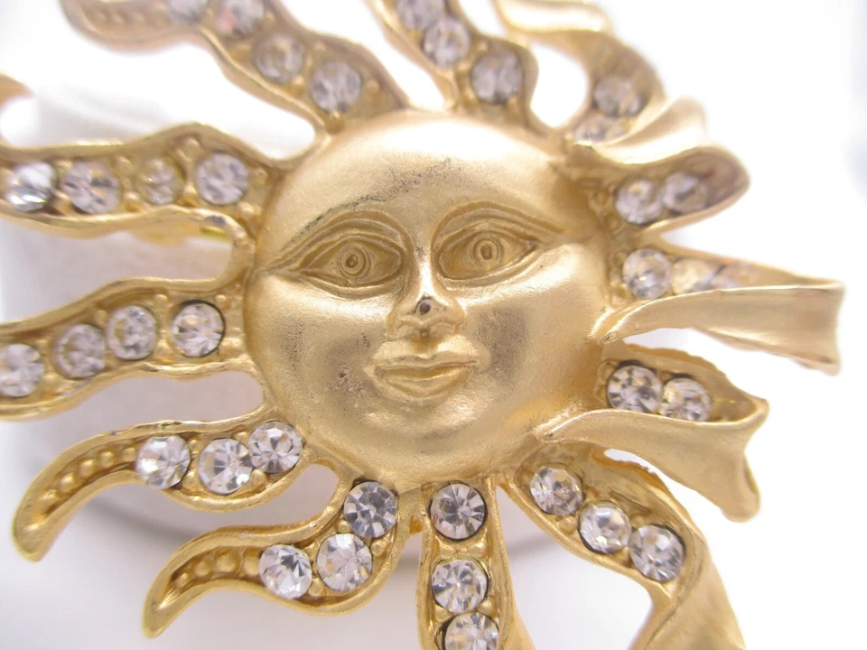 Broche prendedor grande soplando cara sol celestial cepillado mate tono dorado circonita B7 Foto 3 de 4