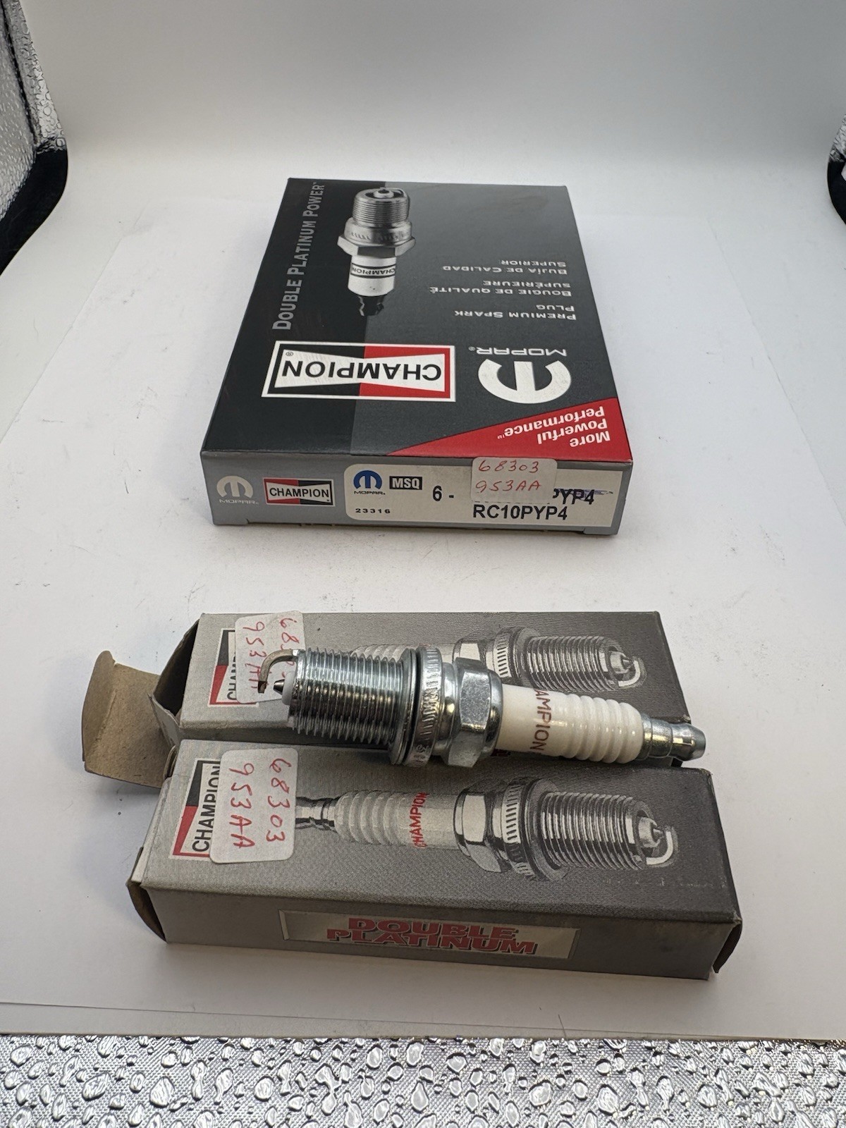 New MOPAR OEM  Set of 8 Spark Plug Double Platinum Power RC10PYP4 Champion 7346