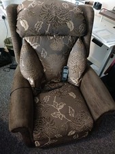 😍Riser Recliner Chair Brown Flowery Fabric in Great Working Condition RRP £1200