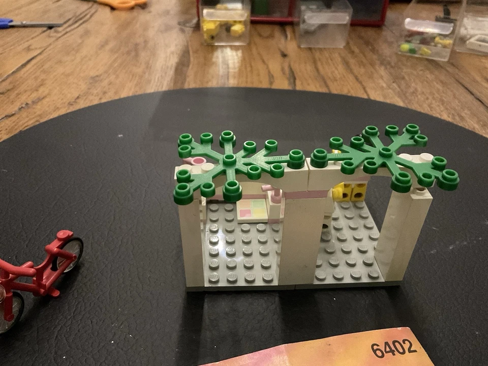 LEGO Town 6402 Sidewalk Cafe, foto 3 di 5