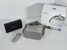 Oculus Go 32GB VR System WITH BOX AND CONTROL...