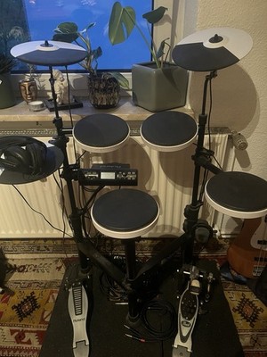 Roland TD-4 V-Drums E-Drum Set