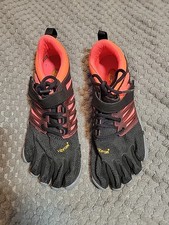 Vibram Fivefingers Shoes Womens- Size 7-7.5 EU 38 V-Train 17W6604
