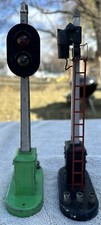 Lionel No. 151 Semaphore And No. 153 Crossing Signal Lot Of 2 Train Items
