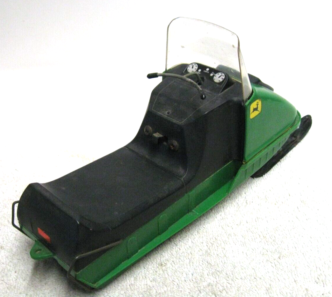 VINTAGE NORMATT 1972 1/10 JOHN DEERE 400 SNOWMOBILE BATTERY OPERATED