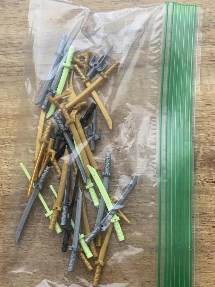 Lego Ninjago Golden Weapons Sai Katana Sword Shuriken Acessórios - Imagem 3 de 3