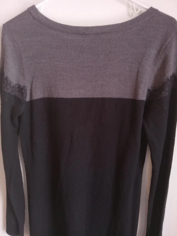 Vestido suéter para mujer AB Studio talla grande negro y gris ribete de encaje Foto 3 de 4